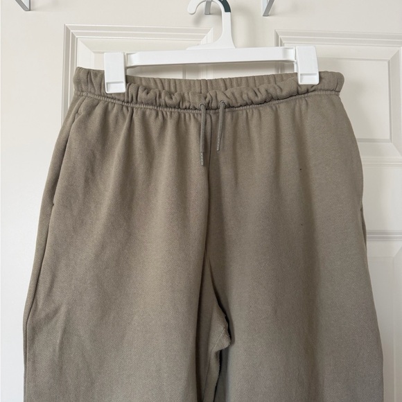 Sweatpants - Picture 2 of 6